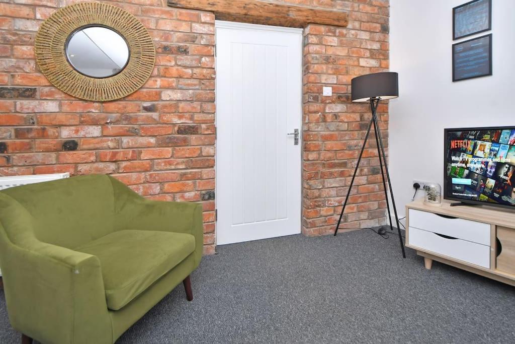 Lyndale House - By Sigma Stays Crewe Extérieur photo