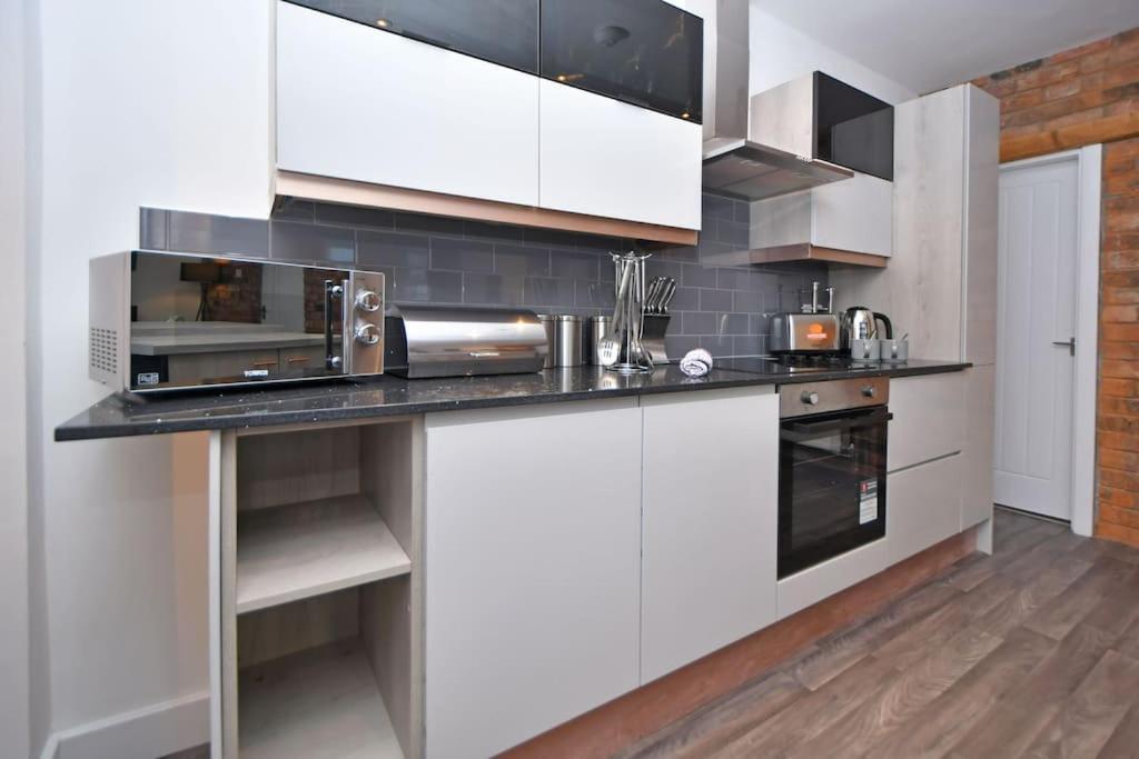Lyndale House - By Sigma Stays Crewe Extérieur photo