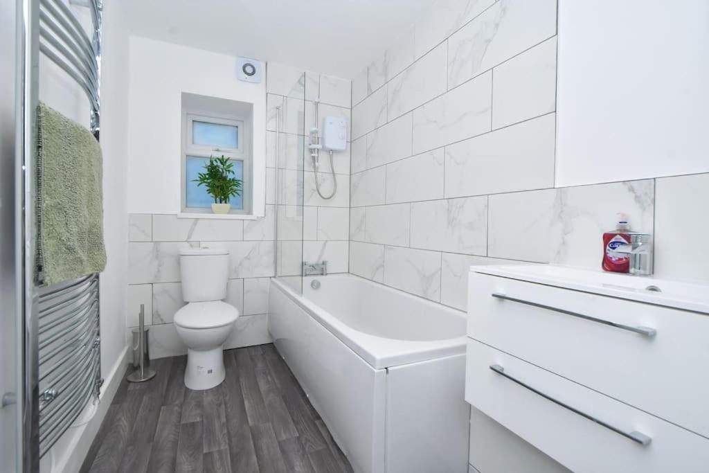Lyndale House - By Sigma Stays Crewe Extérieur photo